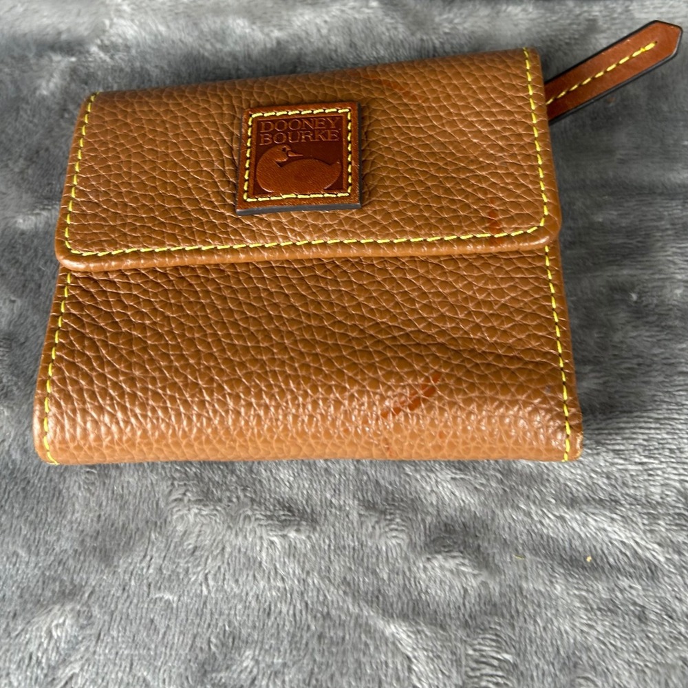 Dooney & Bourke Tan Pebbled Leather Trifold Wallet Yellow Stitching Duck Logo - Picture 3 of 9